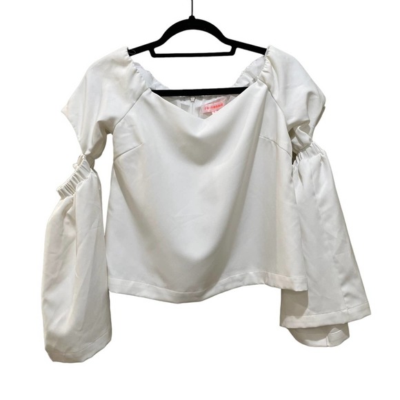 Renamed Long Bell Sleeve Arm Cutout Blouse White Size Small - Picture 1 of 7